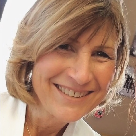 Meet your Posher, Joan - Picture 2 of 2